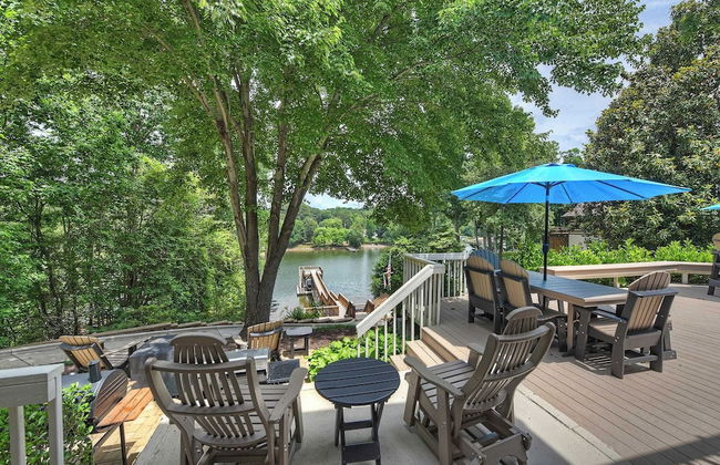 Lakefront w/ Private Dock + Hot Tub Pontoon Rental Butler Bliss by Avantstay - Photo 32