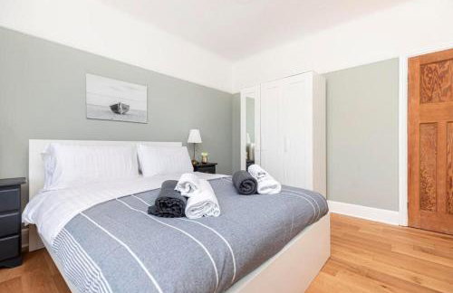 DRIFTWOOD by BOURNECOAST - An Exquisite Chalet Bungalow with a Sauna, BBQ Hut and Garden - HB6339 - Foto 36