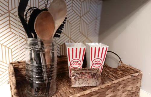 Mid Century Style Cottage Near Historic Downtown - Foto 37