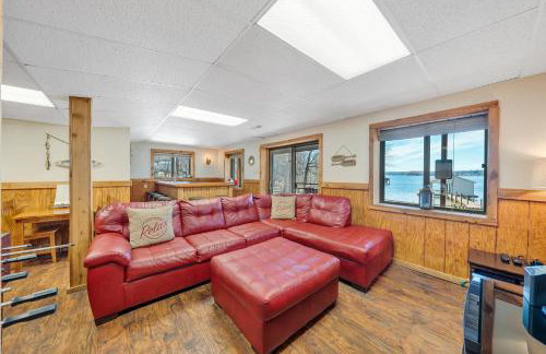 Lakeside Lodge - Lakefront home with private dock & hot tub - Foto 1