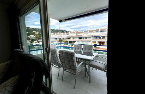 Luxury 2-Bed Marina Apartment - Photo 25