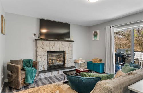 Emerald Lakes Poconos Retreat Game Room, Firepit & Sleeps 10 - Foto 10