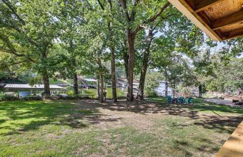 Deck and Dock Access Lakefront Grove Cabin! - Foto 21