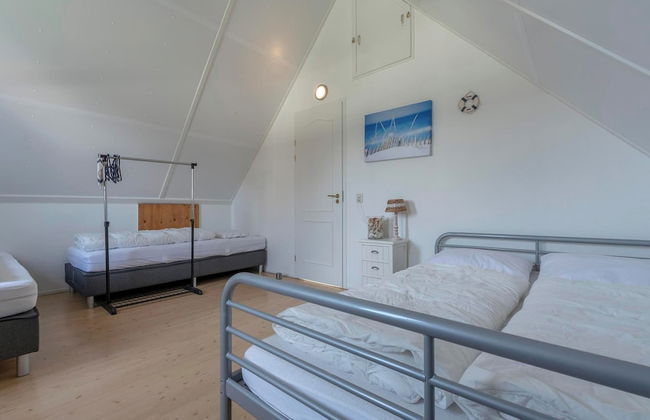 Villa w/ Electric Charging & Parking - Foto 2