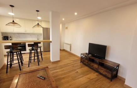 Apartamento con cocina abierta y vistas verdes - Foto 8