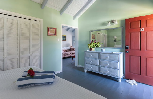 Fort Recovery Beachfront Villa & Suites Hotel - Photo 6