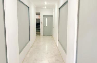 Elegant City-Center Apartment - Photo 10