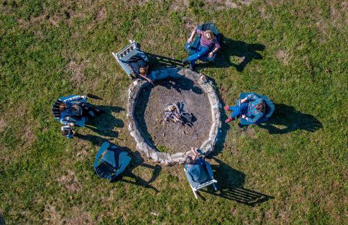 Overlook at Sleepy Creek -- Sleepy Creek Frontage, Secluded, Grill, Fire Pit, Deck, Family Friendly, Game Room, Fishing, Hammock, View, Fireplace - Foto 66