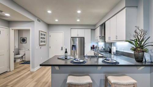 Modern Irvine Condo with Pool - 7 Mi to Beach! - Foto 2