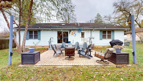 Four Bedrooms & a Beach - Photo 4