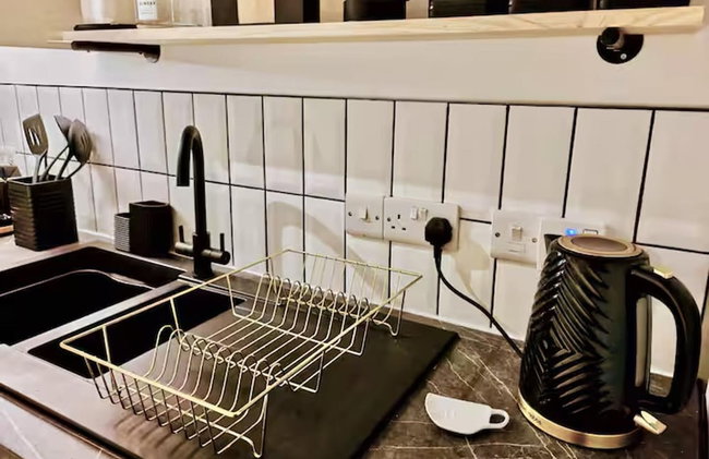 2-Bed Apartment - For Contractors & Business Travellers - Long Stays Welcome - Photo 24