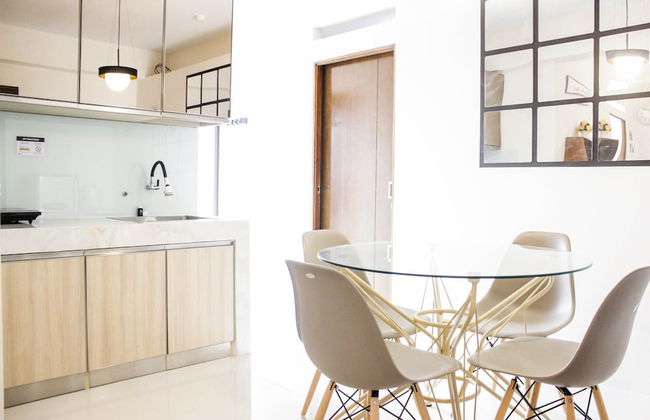 Spacious & Deluxe 2BR Gateway Ahmad Yani Cicadas Apartment - Photo 25