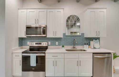 Bright Jekyll Island Home with Deck Less Than 1 Mi to Beach - Foto 8