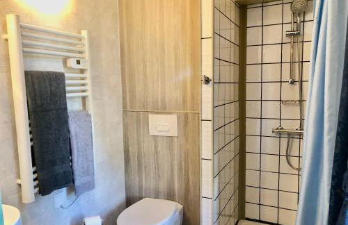 Les Fleurs De Lys, Suites'Appart , Entrée et Terrasse Privée Proche de la Mer - Foto 37