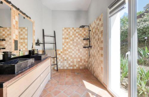 Villa havre de paix avec vue et piscine - Foto 11