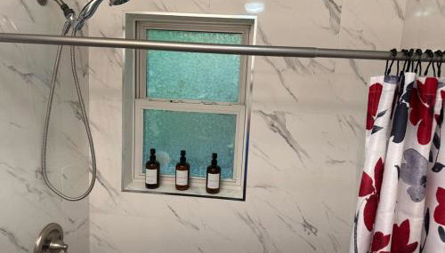 Warm & Cozy Escape - NYC & NWK with Free Parking - Foto 4, Shower