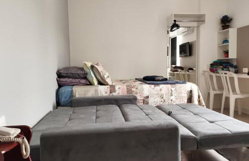 Flat Aconchegante Edifício Royale Cabo Frio - Passagem - Praia do Forte - Foto 2