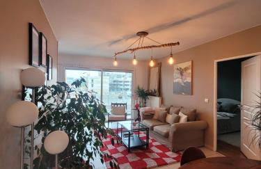 Gerland T2 standing - balcon - parking privé souterrain - Foto 6