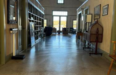 More Boathouse than Lakehouse - Foto 20