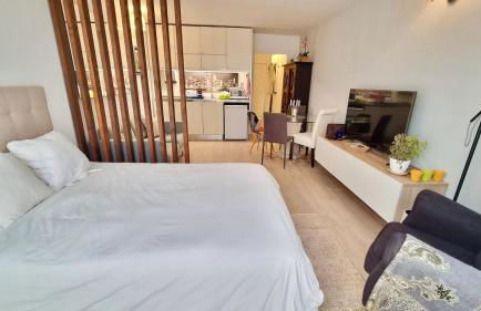 Cozy Suite next to Plaza del Ayuntamiento - Photo 8