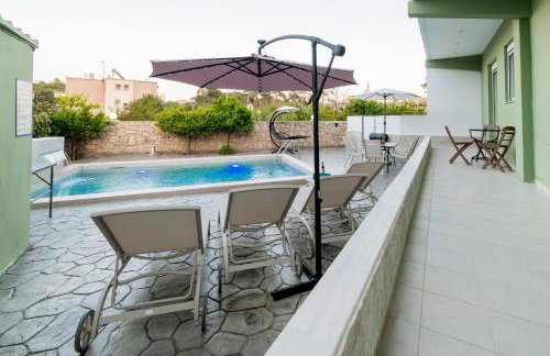 Greek Style Ground Floor Apartment & Pool - Foto 10