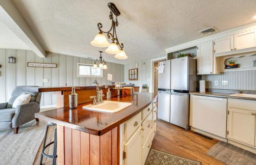 Cozy Table Rock Lake Boathouse with Pool Access - Foto 10