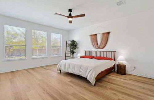 Wellness Oasis 5BR W Pool + Huge Yard + Fire Pit - Foto 24