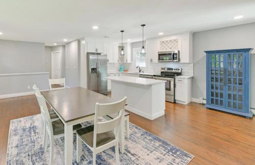 Hampton Bays Retreat Walk to Squires Beach! - Foto 9