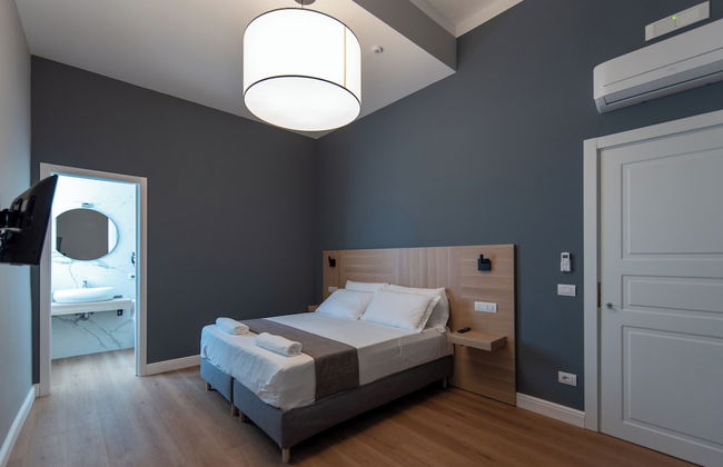 Nolana 28 Rooms in Naples - Photo 17