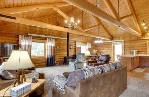 Hill City Log Cabin Along Newton Creek! - Foto 1