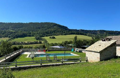 Banassac Canilhac Gite pour 4 personnes avec piscine partagée et vue panoramique en Lozère - Foto 2