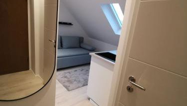 Dachzimmer mit Kochecke und Duschbad, nahe Messe - Foto 3