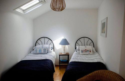 Beachfront Cottage with Sea Views & Coastal Walk - Foto 14