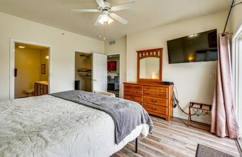 Lakefront Osage Beach Condo: Dock Your Boat Here! - Foto 15