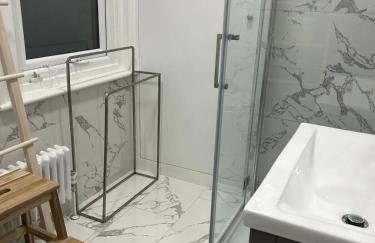 Bright 1-Bed - 2 mins to Forest Hill Station - Photo 5