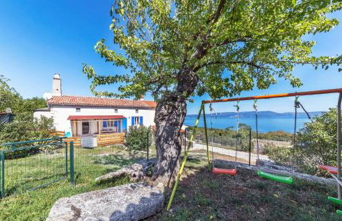 Four-Bedroom Holiday Home Labin With Sea View 08 - Photo 16