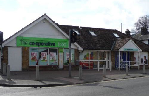 Entire Thatched Cottage - Photo 14