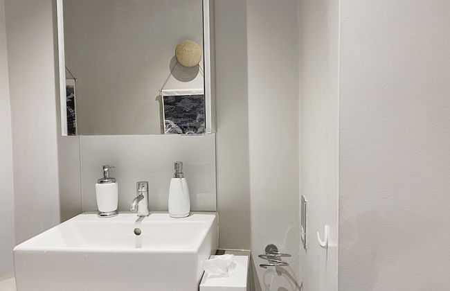 Remarkable 1-bed Studio in London - Photo 4