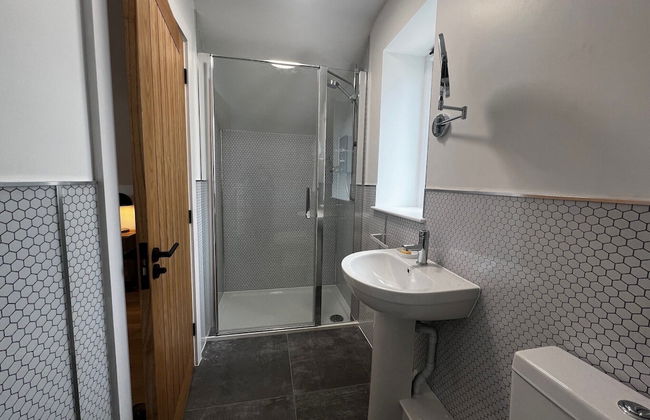 Cozy Studio Attic Retreat in Bettws Newydd - Foto 5