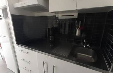 Studio avec jardinet et balcon idéalement situé - Foto 11