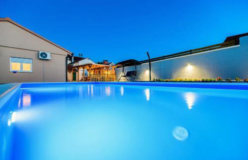 Countryside holiday home - pool - big terrace - Foto 12