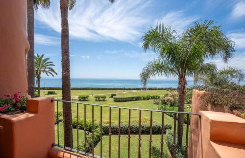 Exclusive 1 line Beach Apartment in Marbella with Panoramic Views - Foto 4