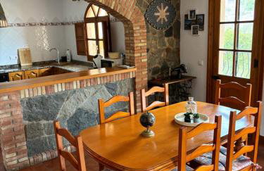 RuralRusticHome - Photo 14