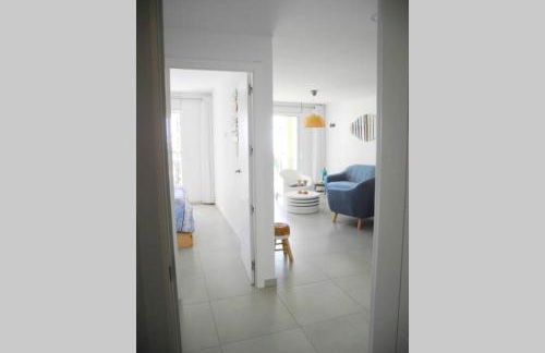 NEW! Modern apartment right on the beach! - Foto 11