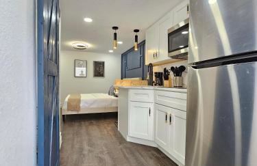 The Hideaway DT Orlando Tiny Home w Free Parking - Foto 35