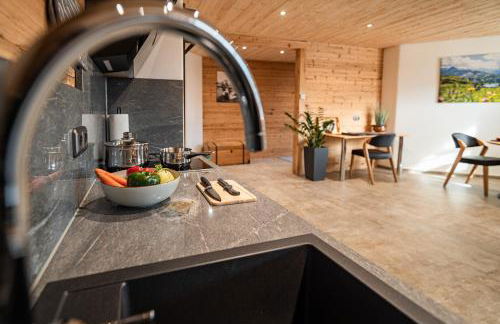 Luxus Chalet im Allgäu - Zirbenholz Schlafzimmer - Terrasse mit Bergblick - Infrarotkabine - Foto 29