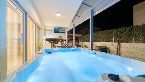 Apt GioAn Novigrad, 500m to Sea, private heated Jacuzzi, BBQ, free parking - Foto 3