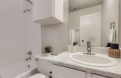 Chic 2B - 2BA Getaway - Cedar Park - North Austin - Foto 24