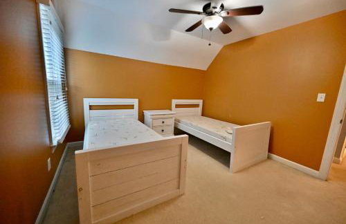 Majestic Home in Summer Oaks - Foto 49