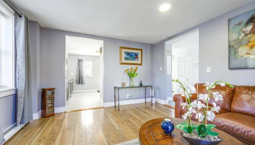 half Mi to Dtwn and Harbor Park Home with Large Yard! - Foto 5